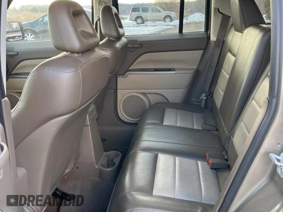 2007 Jeep Patriot Limited with VIN 1J8FF48W57D377413, listed as a Copart auction lot 52953035 with 115,438 mi miles and Clean title. Bid and sale history available at DreamBid. Image 9.