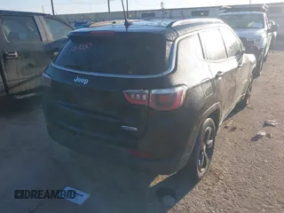 2020 Jeep Compass Altitude z VIN 3C4NJCBB8LT133924, wystawiony jako IAAI lot #41750958 z przebiegiem Nie podano mil oraz . Historia ofert i sprzedaży dostępna na DreamBid. Obrazek 4.