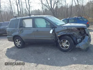 2008 Honda Pilot EX-L with VIN 5FNYF18528B053304, listed as a IAAI auction lot 42083113 with 131,867 mi miles. Bid and sale history available at carsss.com. Image 12.