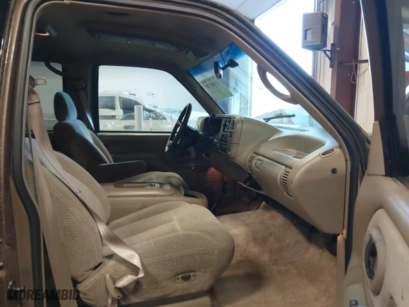 1996 Chevrolet Tahoe with VIN 1GNEK13R8TJ313125, listed as a IAAI auction lot 41361170 with 162,789 mi miles. Bid and sale history available at carsss.com. Image 5.
