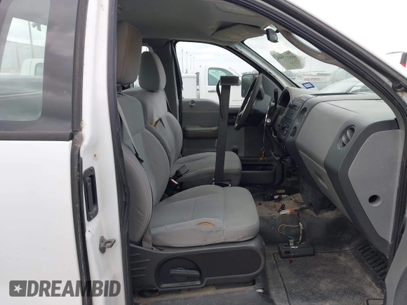 2007 Ford F-150 XL with VIN 1FTRF12277NA73972, listed as a IAAI auction lot 41697944 with 131,636 mi miles. Bid and sale history available at carsss.com. Image 5.