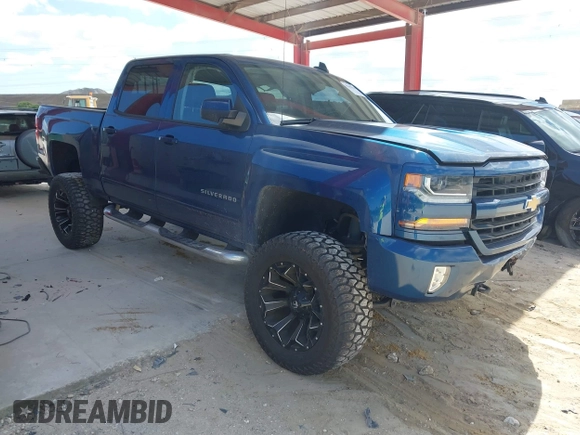 2018 Chevrolet Silverado 1500 LT with VIN 3GCUKREC0JG366590, listed as a IAAI auction lot 42045634 with 92,989 mi miles. Bid and sale history available at carsss.com. Image 1.