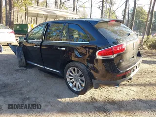 2013 Lincoln MKX with VIN 2LMDJ6JK8DBL60753, listed as a IAAI auction lot 41760954 with 121,714 mi miles. Bid and sale history available at carsss.com. Image 3.