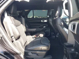 2022 Ford Explorer ST z VIN 1FM5K8GC1NGA40631, wystawiony jako IAAI lot #42009716 z przebiegiem 37 700 mil mil oraz . Historia ofert i sprzedaży dostępna na DreamBid. Obrazek 8.