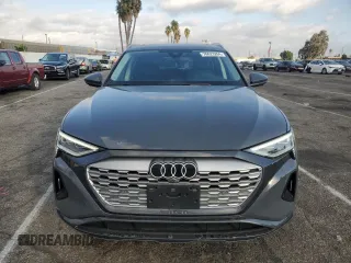 2024 Audi Q8 e-tron Premium Plus z VIN WA15AAGE8RB038873, wystawiony jako Copart lot #76623264 z przebiegiem 5 993 mil mil oraz Szkoda całkowita • Salvage title. Historia ofert i sprzedaży dostępna na DreamBid. Obrazek 5.