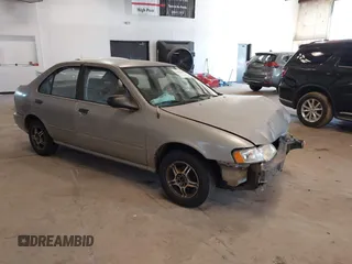 1998 Nissan Sentra XE z VIN 1N4AB41D0WC743908, wystawiony jako IAAI lot #41652505 z przebiegiem 221 951 mil mil oraz . Historia ofert i sprzedaży dostępna na DreamBid. Obrazek 1.