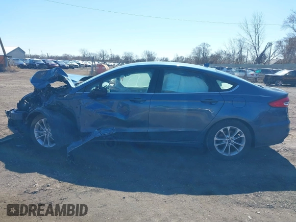 2019 Ford Fusion SE with VIN 3FA6P0H75KR238698, listed as a IAAI auction lot 41817222 with 1 mi miles. Bid and sale history available at carsss.com. Image 14.