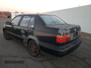 1998 Volkswagen Jetta TDI z VIN 3VWRF81H7WM228525, wystawiony jako Copart lot #65629323 z przebiegiem Nie podano mil oraz Szkoda całkowita • Salvage title. Historia ofert i sprzedaży dostępna na DreamBid. Obrazek 2.