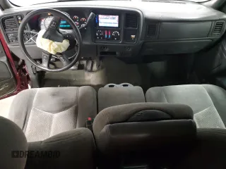 2004 Chevrolet Silverado 1500 with VIN 1GCEK19TX4E296043, listed as a Copart auction lot 44721875 with 121,668 mi miles and Salvage Title. Bid and sale history available at DreamBid. Image 8.