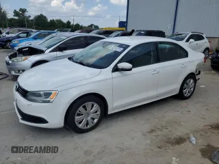 2014 Volkswagen Jetta SE z VIN 3VWB07AJ9EM382281, wystawiony jako Copart lot #62341215 z przebiegiem 153 969 mil mil oraz Nie do naprawy • Non repairable. Historia ofert i sprzedaży dostępna na DreamBid. Obrazek 1.