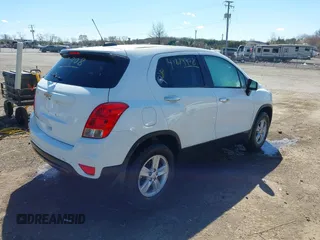 2020 Chevrolet Trax LS with VIN KL7CJNSB1LB090397, listed as a IAAI auction lot 41889908 with 100,435 mi miles. Bid and sale history available at carsss.com. Image 4.