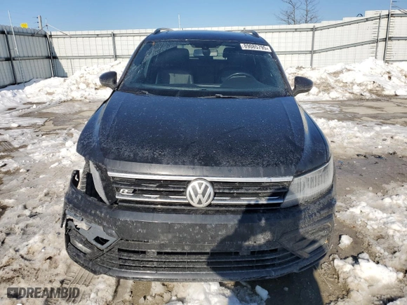 2020 Volkswagen Tiguan SE with VIN 3VV3B7AX1LM135373, listed as a Copart auction lot 89085795 with 81,359 mi miles and Salvage Title. Bid and sale history available at carsss.com. Image 5.