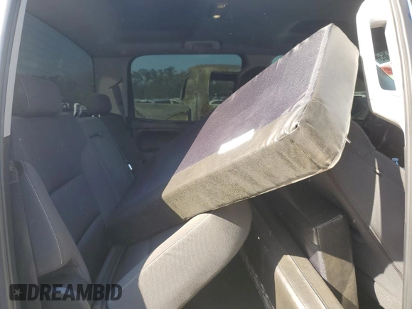 2018 Chevrolet Silverado 1500 LT with VIN 3GCPCREC0JG434297, listed as a Copart auction lot 46689365 with 88,437 mi miles and Salvage Title. Bid and sale history available at DreamBid. Image 10.