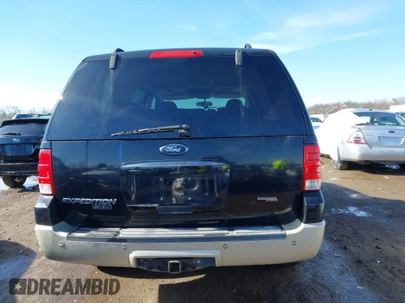 2005 Ford Expedition Eddie Bauer with VIN 1FMFU18575LA43580, listed as a IAAI auction lot 41838176 with 222,967 mi miles. Bid and sale history available at carsss.com. Image 16.