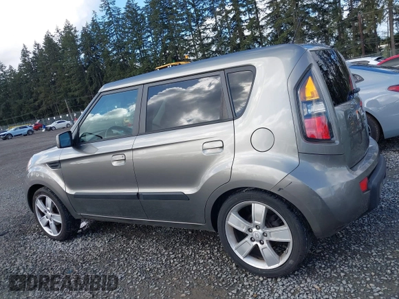 2010 Kia Soul + with VIN KNDJT2A28A7047275, listed as a IAAI auction lot 42013630 with 110,734 mi miles. Bid and sale history available at carsss.com. Image 14.