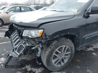 2019 Jeep Grand Cherokee Laredo E with VIN 1C4RJFAGXKC834233, listed as a IAAI auction lot 41392437 with 81,005 mi miles. Bid and sale history available at carsss.com. Image 6.