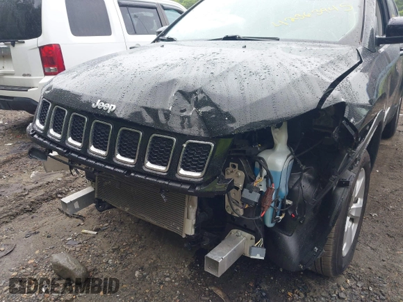 2021 Jeep Compass Latitude z VIN 3C4NJDBBXMT575577, wystawiony jako IAAI lot #42363945 z przebiegiem 32 341 mil mil oraz . Historia ofert i sprzedaży dostępna na DreamBid. Obrazek 6.