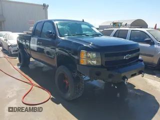 2010 Chevrolet Silverado 1500 LS with VIN 1GCSKREA0AZ298569, listed as a IAAI auction lot 41803894 with 222,614 mi miles and . Bid and sale history available at DreamBid. Image 1.