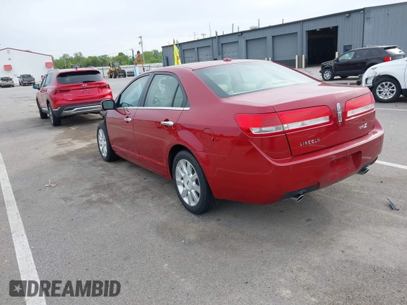 2010 Lincoln MKZ z VIN 3LNHL2GC2AR636552, wystawiony jako IAAI lot #42330172 z przebiegiem 98 883 mil mil oraz . Historia ofert i sprzedaży dostępna na DreamBid. Obrazek 3.