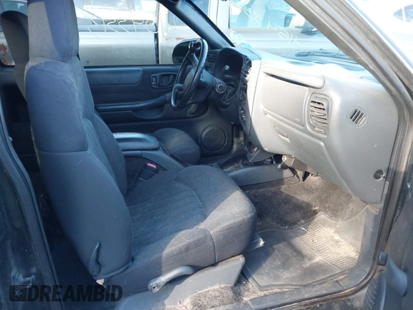 2003 Chevrolet S-10 with VIN 1GCCS19H638165384, listed as a IAAI auction lot 41543313 with 117,386 mi miles and . Bid and sale history available at DreamBid. Image 5.