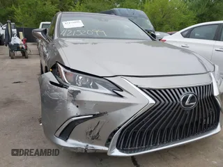 2019 Lexus ES 350 with VIN 58ABZ1B14KU030063, listed as a IAAI auction lot 42152099 with 71,017 mi miles and . Bid and sale history available at DreamBid. Image 6.
