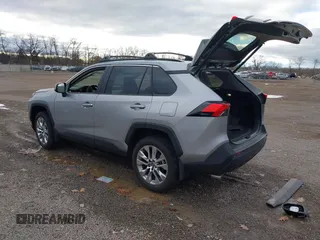 2024 Toyota RAV4 XLE Premium with VIN 2T3A1RFV4RC476514, listed as a IAAI auction lot 40829477 with 2,482 mi miles. Bid and sale history available at carsss.com. Image 3.