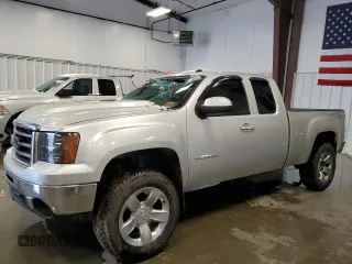 2012 GMC Sierra 1500 SLT z VIN 1GTR2WE79CZ300498, wystawiony jako Copart lot #50775245 z przebiegiem 138 353 mil mil oraz Szkoda całkowita • Salvage title. Historia ofert i sprzedaży dostępna na DreamBid. Obrazek 1.