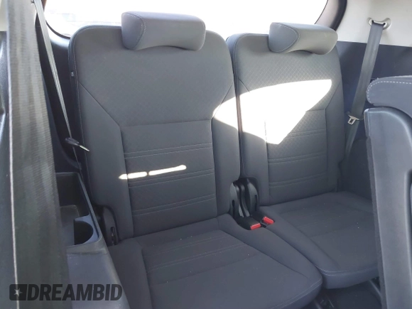 2018 Kia Sorento LX with VIN 5XYPGDA35JG404725, listed as a IAAI auction lot 41188949 with 48,229 mi miles. Bid and sale history available at carsss.com. Image 17.