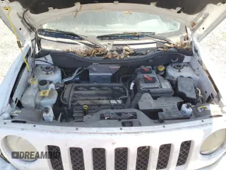 2014 Jeep Patriot High Altitude z VIN 1C4NJPFA3ED679743, wystawiony jako Copart lot #58660725 z przebiegiem 99 253 mil mil oraz Czysty tytuł • Clean title. Historia ofert i sprzedaży dostępna na DreamBid. Obrazek 11.