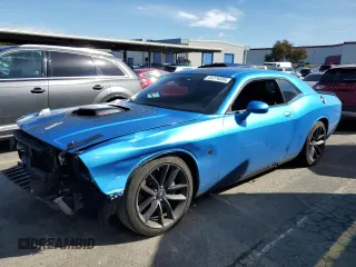 2019 Dodge Challenger R/T Scat Pack Widebody z VIN 2C3CDZFJ8KH521928, wystawiony jako Copart lot #44774595 z przebiegiem 61 755 mil mil oraz Szkoda całkowita • Salvage title. Historia ofert i sprzedaży dostępna na DreamBid. Obrazek 1.