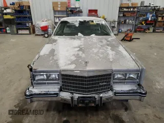 1984 Cadillac Eldorado z VIN 1G6AL5785EE630873, wystawiony jako Copart lot #82896404 z przebiegiem 3 839 mil mil oraz Czysty tytuł • Clean title. Historia ofert i sprzedaży dostępna na DreamBid. Obrazek 5.