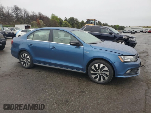 2015 Volkswagen Jetta Sedan Hybrid SEL Premium with VIN 3VW637AJ9FM427293, listed as a Copart auction lot 56322994 with 203,494 mi miles and Clean Title. Bid and sale history available at carsss.com. Image 4.