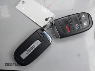 2017 Jeep Renegade Trailhawk z VIN ZACCJBCB9HPG55038, wystawiony jako IAAI lot #41737043 z przebiegiem 103 488 mil mil oraz . Historia ofert i sprzedaży dostępna na DreamBid. Obrazek 11.