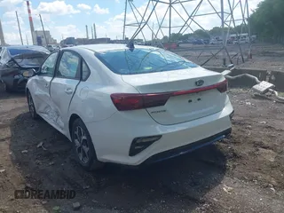 2021 Kia Forte LXS с VIN 3KPF24ADXME362489, выставлен на аукционе IAAI как лот 42392109 с пробегом 14 471 миль миль и . История ставок и продаж доступна на DreamBid. Изображение 3.