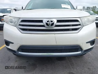 2013 Toyota Highlander with VIN 5TDZA3EH8DS040365, listed as a IAAI auction lot 41939503 with 123,581 mi miles and . Bid and sale history available at DreamBid. Image 6.