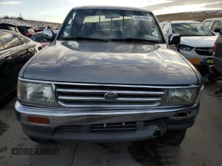 1997 Toyota T100 SR5 with VIN JT4UN24D8V0046646, listed as a Copart auction lot 43251895 with 166,827 mi miles and Salvage Title. Bid and sale history available at DreamBid. Image 5.