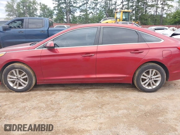 2016 Hyundai Sonata SE with VIN 5NPE24AFXGH424650, listed as a IAAI auction lot 42192639 with 126,632 mi miles and . Bid and sale history available at carsss.com. Image 14.