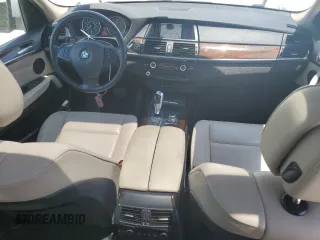 2012 BMW X5 35i z VIN 5UXZV4C54CL990840, wystawiony jako Copart lot #57715245 z przebiegiem 166 192 mil mil oraz Szkoda całkowita • Salvage title. Historia ofert i sprzedaży dostępna na DreamBid. Obrazek 8.