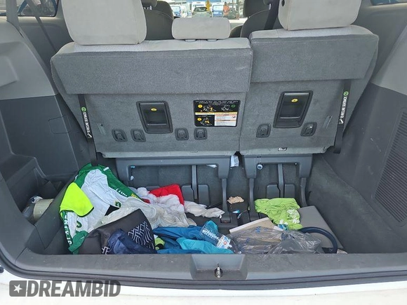 2020 Toyota Sienna L с VIN 5TDZZ3DC5LS041468, выставлен на аукционе IAAI как лот 42785544 с пробегом 117 615 миль миль и . История ставок и продаж доступна на DreamBid. Изображение 29.