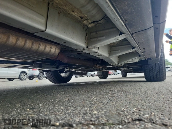2022 Chevrolet Equinox LT z VIN 3GNAXUEV4NL122521, wystawiony jako IAAI lot #42334154 z przebiegiem 151 477 mil mil oraz . Historia ofert i sprzedaży dostępna na DreamBid. Obrazek 1.