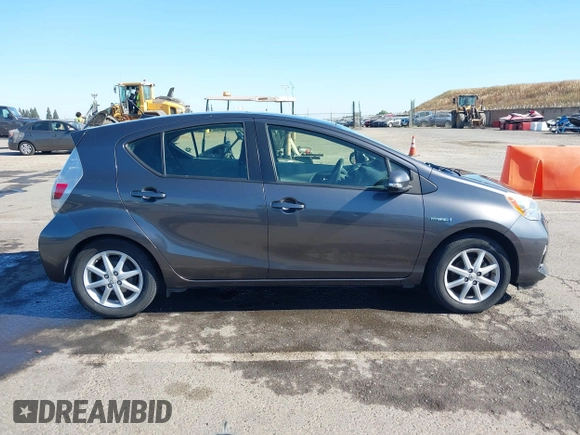 2014 Toyota Prius One z VIN JTDKDTB39E1078879, wystawiony jako IAAI lot #42201010 z przebiegiem 147 544 mil mil oraz . Historia ofert i sprzedaży dostępna na DreamBid. Obrazek 13.
