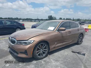2020 BMW 3 Series 330i z VIN WBA5R1C05LFH82648, wystawiony jako IAAI lot #42112217 z przebiegiem 99 087 mil mil oraz . Historia ofert i sprzedaży dostępna na DreamBid. Obrazek 6.