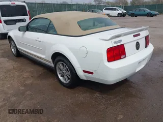 2005 Ford Mustang Deluxe with VIN 1ZVFT84N055216895, listed as a IAAI auction lot 41914884 with 67,824 mi miles. Bid and sale history available at carsss.com. Image 3.