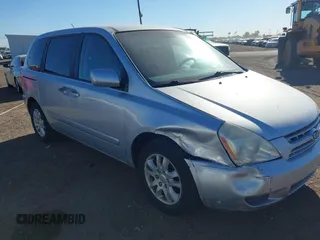 2008 Kia Sedona with VIN KNDMB133686227144, listed as a IAAI auction lot 41868692 with 124,269 mi miles. Bid and sale history available at carsss.com. Image 6.
