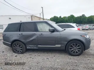 2017 Land Rover Range Rover z VIN SALGR2FV1HA347483, wystawiony jako IAAI lot #42501738 z przebiegiem 90 382 mil mil oraz . Historia ofert i sprzedaży dostępna na DreamBid. Obrazek 13.