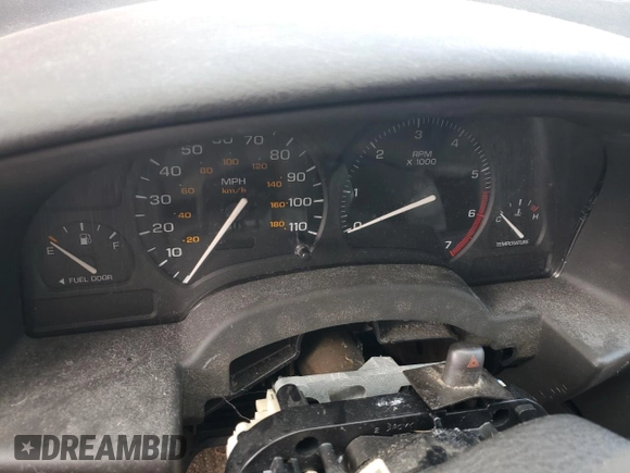2001 Saturn SL z VIN 1G8ZG52851Z213567, wystawiony jako Copart lot #51795795 z przebiegiem Nie podano mil oraz Szkoda całkowita • Salvage title. Historia ofert i sprzedaży dostępna na DreamBid. Obrazek 9.