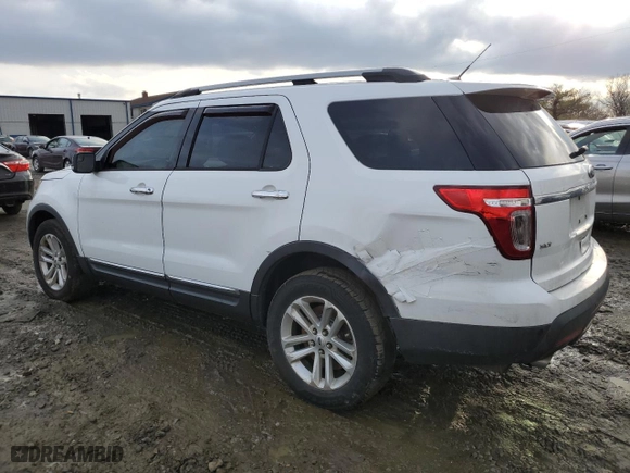 2015 Ford Explorer XLT with VIN 1FM5K8D85FGB14862, listed as a Copart auction lot 45196175 with 242,615 mi miles and Salvage Title. Bid and sale history available at carsss.com. Image 2.