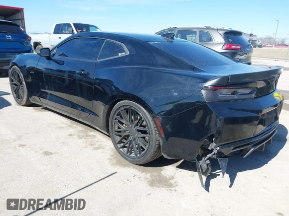 2017 Chevrolet Camaro 1SS z VIN 1G1FF1R7XH0199125, wystawiony jako IAAI lot #41644591 z przebiegiem 110 634 mil mil oraz . Historia ofert i sprzedaży dostępna na DreamBid. Obrazek 3.