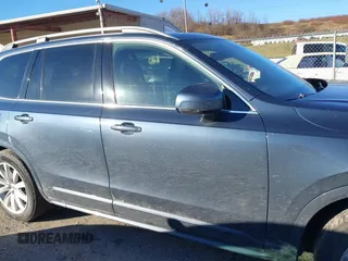 2019 Volvo XC90 Momentum with VIN YV4A22PK6K1495557, listed as a IAAI auction lot 41053269 with 58,828 mi miles. Bid and sale history available at carsss.com. Image 13.