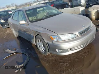 2001 Lexus ES 300 with VIN JT8BF28G715110860, listed as a IAAI auction lot 41445613 with 109,754 mi miles. Bid and sale history available at carsss.com. Image 1.